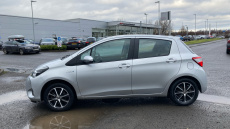 Toyota Yaris 1.5 Hybrid Icon Tech 5dr CVT Hybrid Hatchback